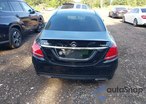 2017 Mercedes-Benz C 300 4Matic/Luxury 4Matic/Sport 4Matic z USA, uszkodzony, nr VIN WDDWF4KB0HR260832